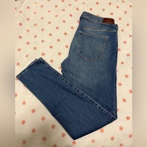 BNWT HOLLISTER HIGH RISE SUPER SKINNY JEAN SIZE 11R